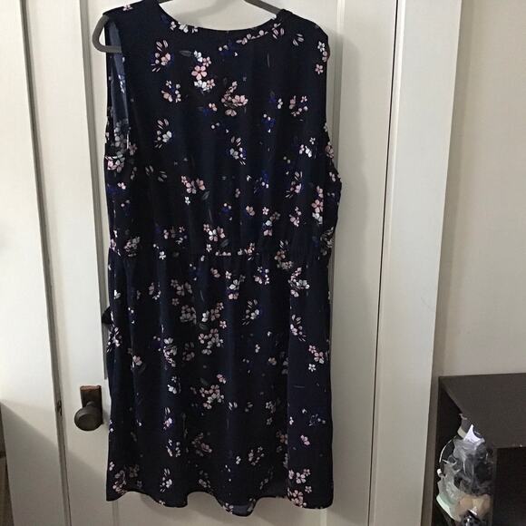 41 Hawthorn Navy Floral Sleeveless Dress with drawstring waist and pockets 3X - Picture 5 of 10